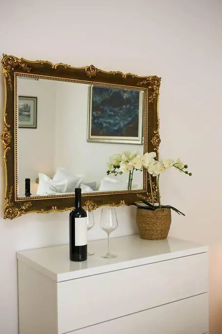 New & Luxury Apartment Tony Split