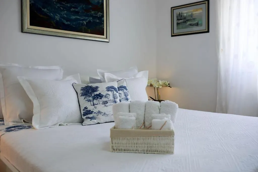 New & Luxury Apartment Tony Split