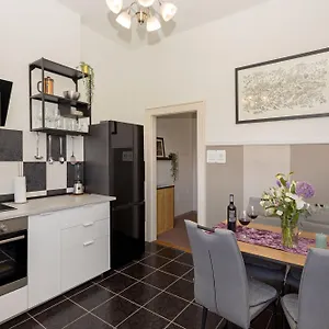  Apartment Antique